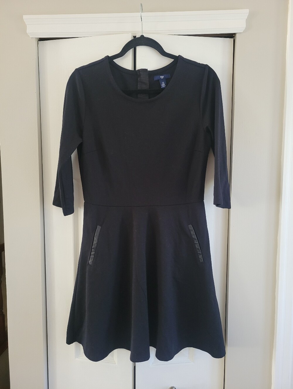 GAP Black Fit-and-Flare Dress with Three-Quarter Sleeves, Women's Medium